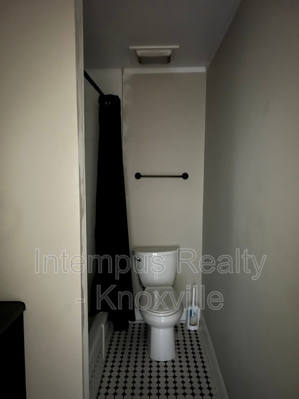 Building Photo - 7914 Gleason Dr