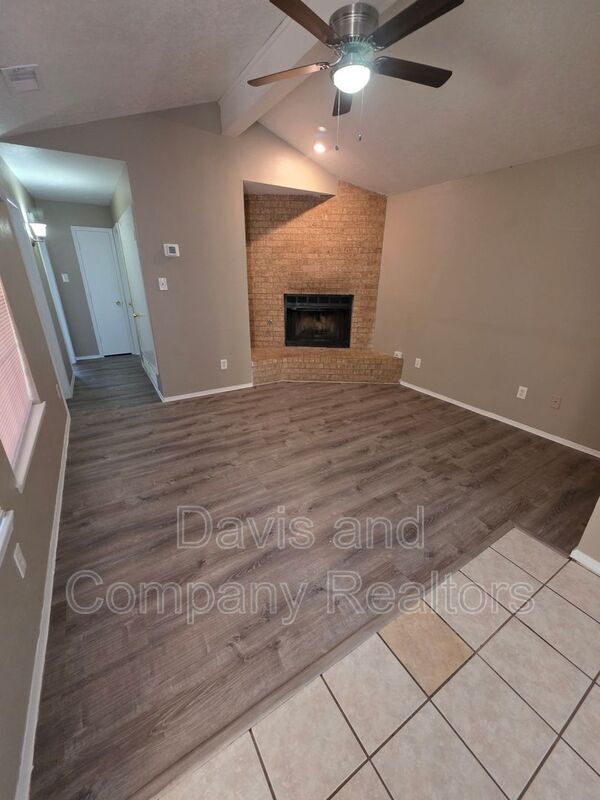 Building Photo - 4412 St Andrews Dr