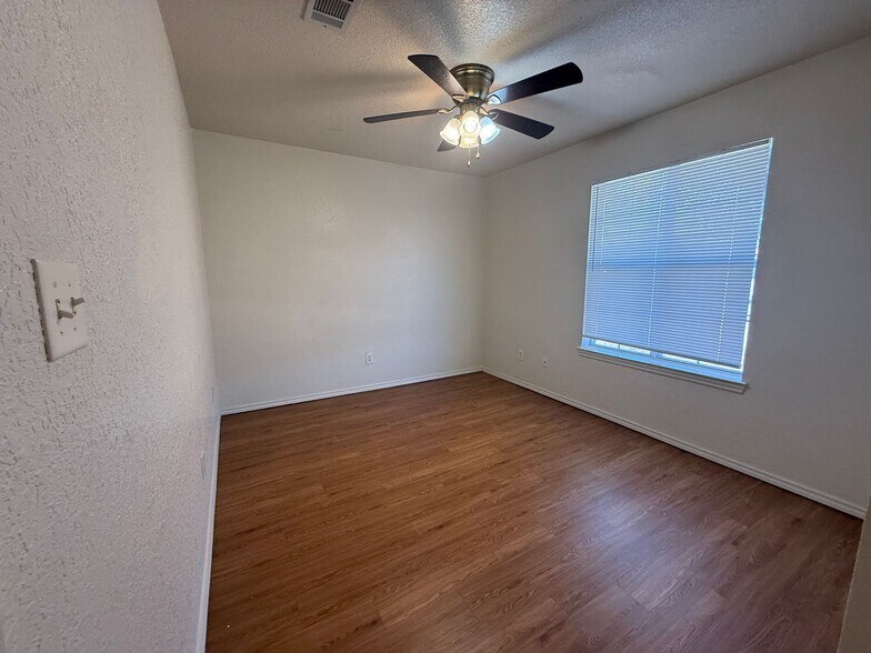 Building Photo - 2808 Cantabrian Dr