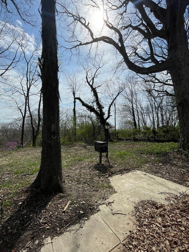 Building Photo - 3 Bedroom. 2 Bath Near Purdue!