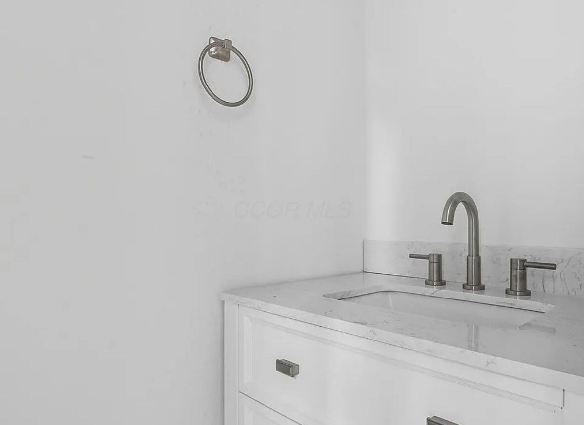 Building Photo - 782 Seymour Ave