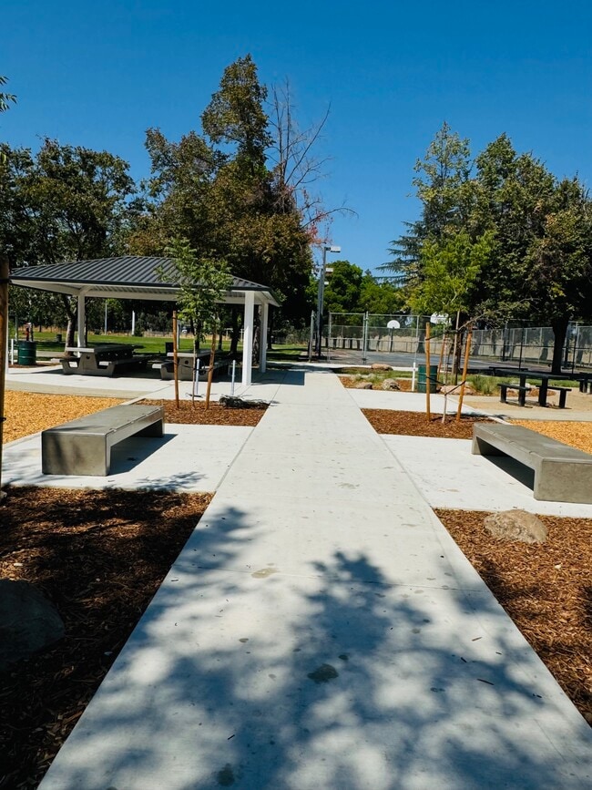 Quisk - Bowling Green Village