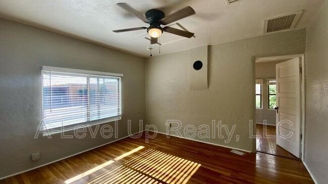 Building Photo - 318 N Euclid Ave