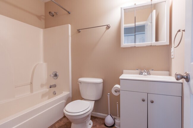 Building Photo - 413 Spurlin Ct