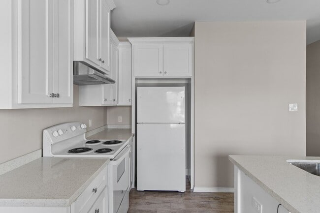 Building Photo - 2428 N Vly Cir
