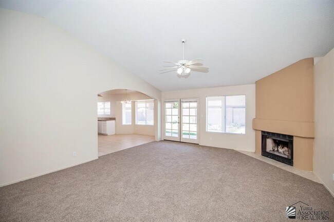 Building Photo - 3582 W 14th Pl