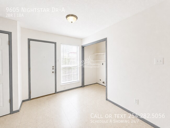 Building Photo - 9605 Night Star Dr