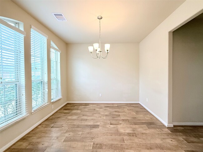 Building Photo - 16927 Wedgeside Pk