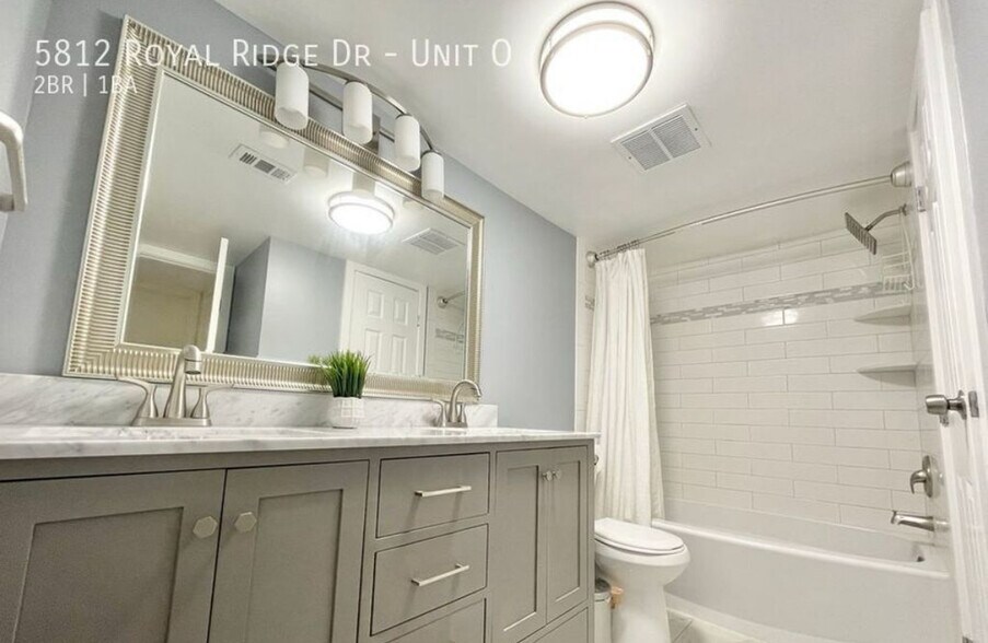 Building Photo - 5812 Royal Ridge Dr