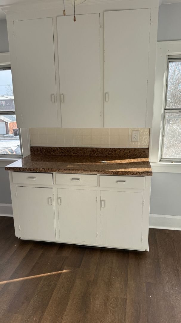 Building Photo - 453 Baldwin Ave