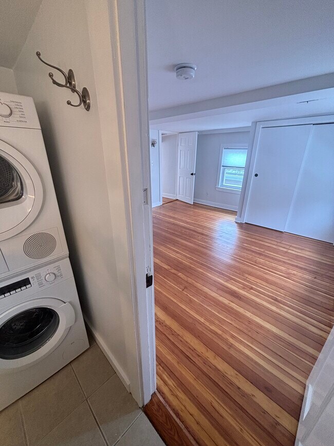 Building Photo - 15 Eastern Ave