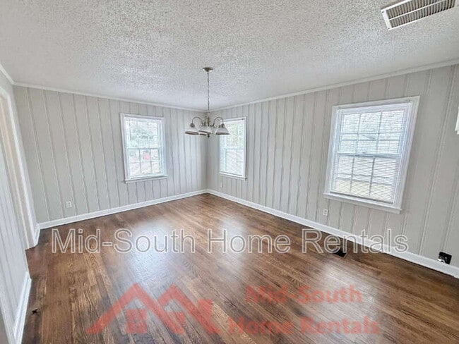 Building Photo - 2914 Hoskins Rd