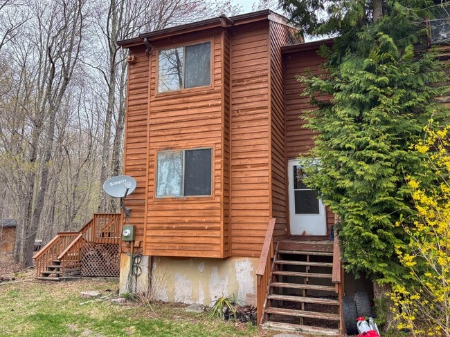 Building Photo - 12 Edelweiss Dr