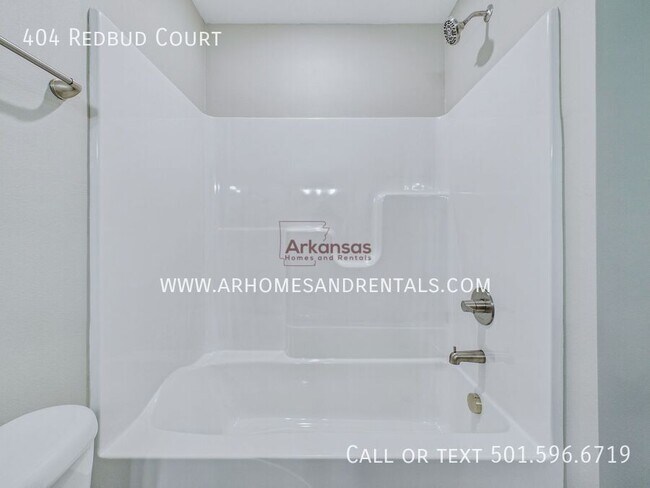 Building Photo - 404 Redbud Ct