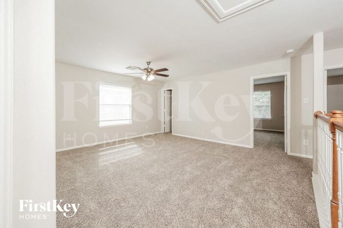 Building Photo - 8319 Loetsch Ridge Way