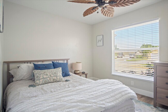 Building Photo - 9032 SE Sandridge Ave