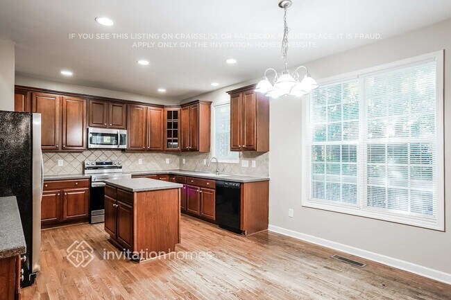 Building Photo - 3912 Song Sparrow Dr