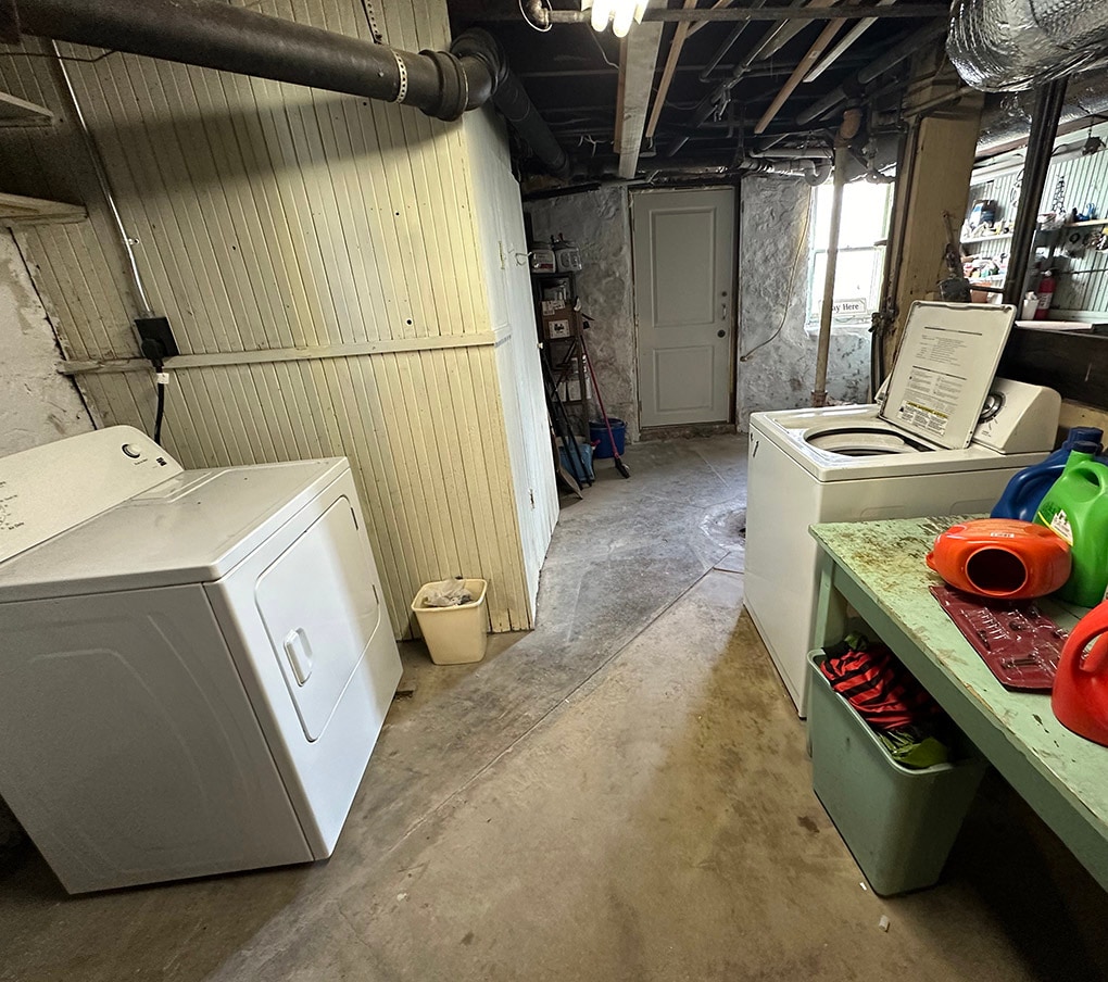 Building Photo - 217 S Mills St