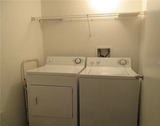 Building Photo - 2331 W Horatio St