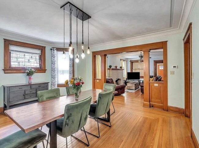 Building Photo - 228 Dorchester-