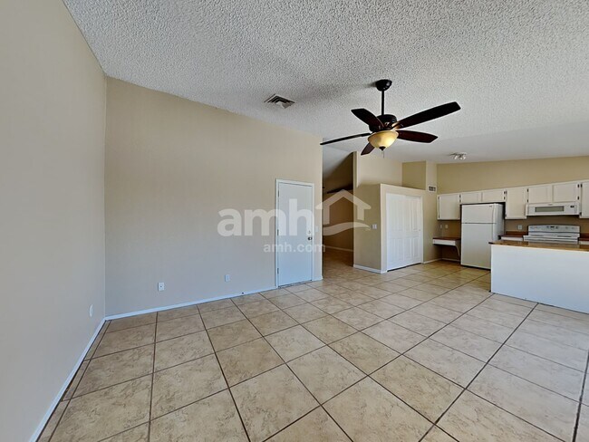 Building Photo - 9509 W Echo Ln