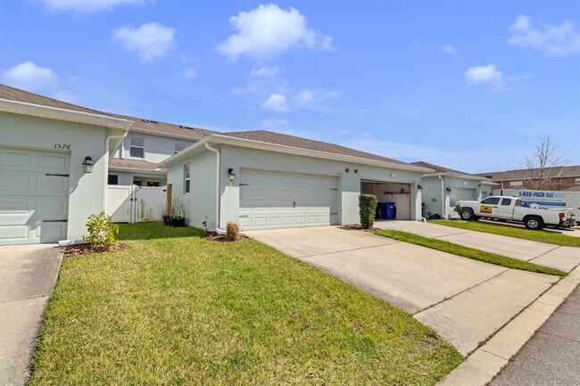 Building Photo - 1578 Softshell St