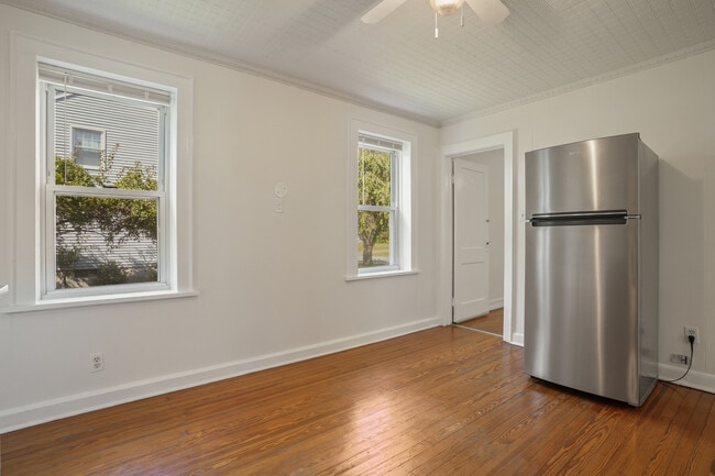 Building Photo - 221 Hunyadi Ave