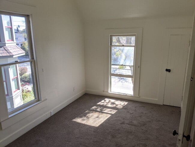 Building Photo - 1510 Broad St