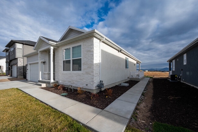 Building Photo - 6216 Teton Pk Dr