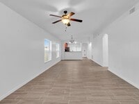 Building Photo - 1909 Hawks View Dr