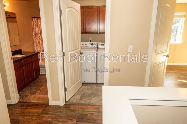 Building Photo - 1441 Farina Lp SE