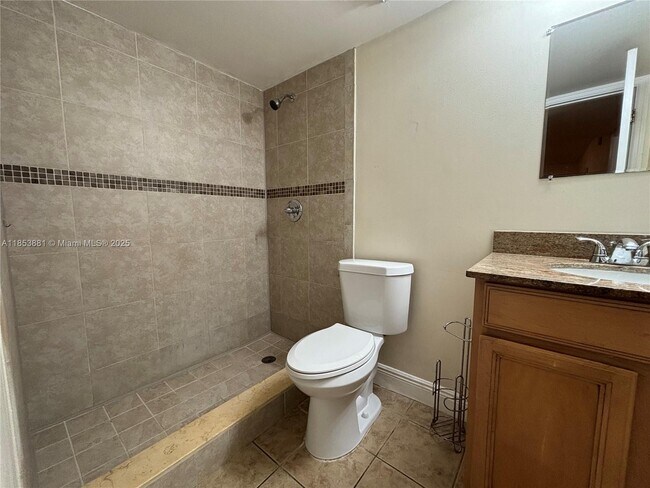 Building Photo - 5761 Riverside Dr