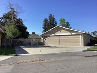 Building Photo - Sierra Sky Park Airport Home!!!