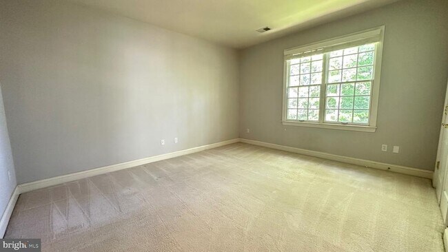 Building Photo - 1354 Lewinsville Mews Ct