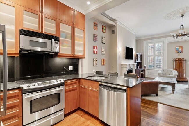 Building Photo - 128 Marlborough St