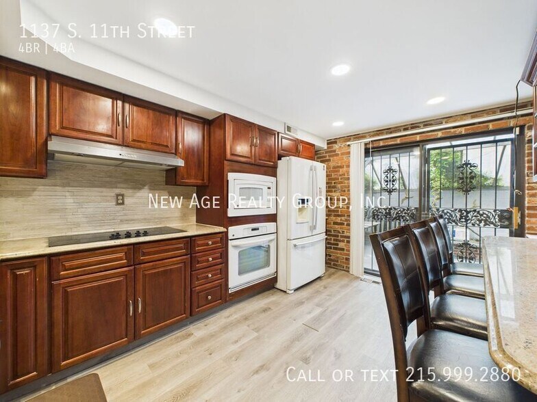 Building Photo - 1137 S 11th St