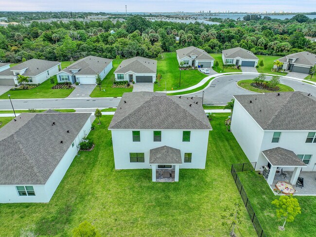 Building Photo - 2006 NE Ocean Dunes Dr