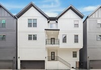 Building Photo - 1631 Beall St