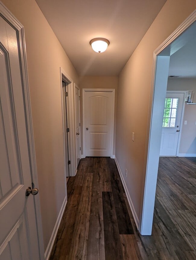 Building Photo - 3B/2BA With 2 car garage, Large Bonus Room...