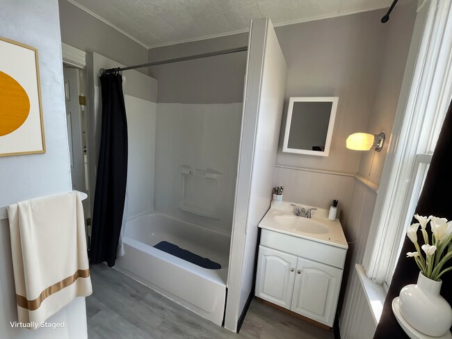 Building Photo - 44 Genesee St