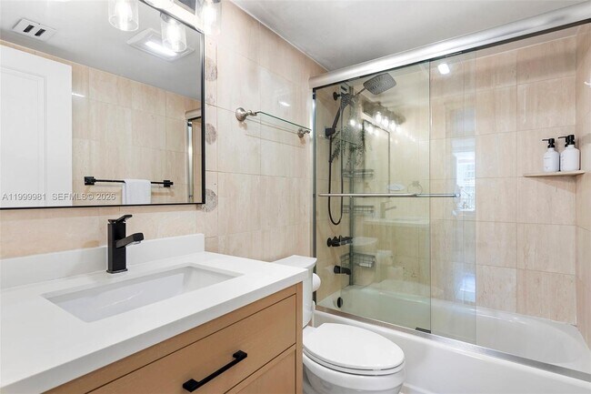 Building Photo - 1915 Brickell Ave