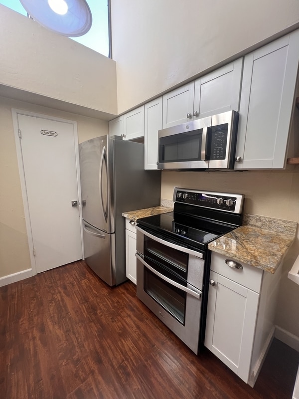 Building Photo - 3022 Yulupa Ave