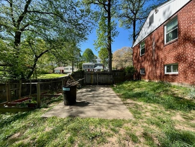 Building Photo - 3700 Woodridge Ave