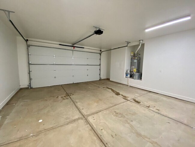 Building Photo - 2473 350 N