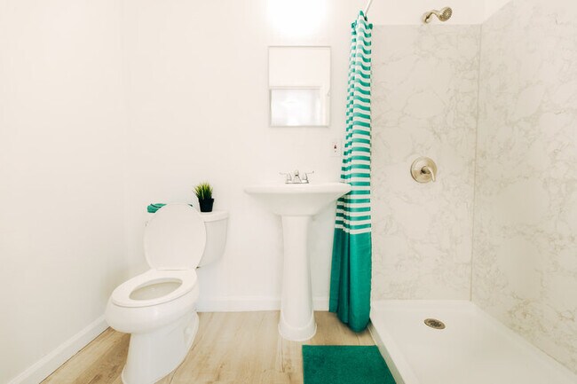 Building Photo - Ivy Haus