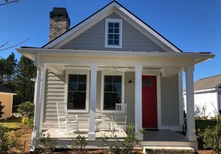 Building Photo - 225 Coach Light Way SW