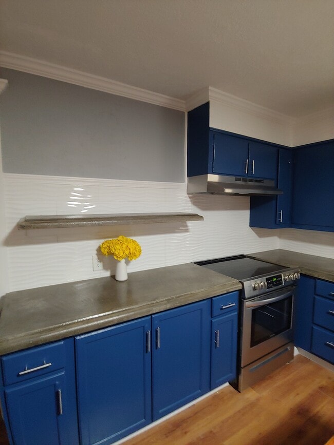 Building Photo - 280 Morris Dr