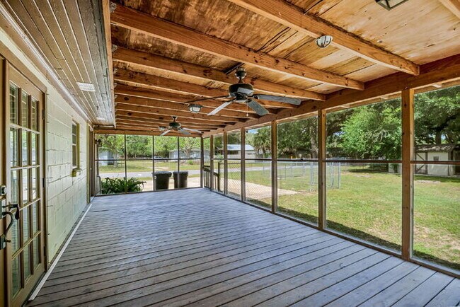 Building Photo - Charming 4 Bedroom Pensacola Rental in a Convenient Location!