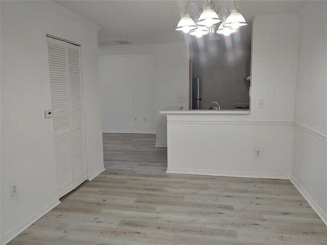 Building Photo - 1949 Summer Club Dr