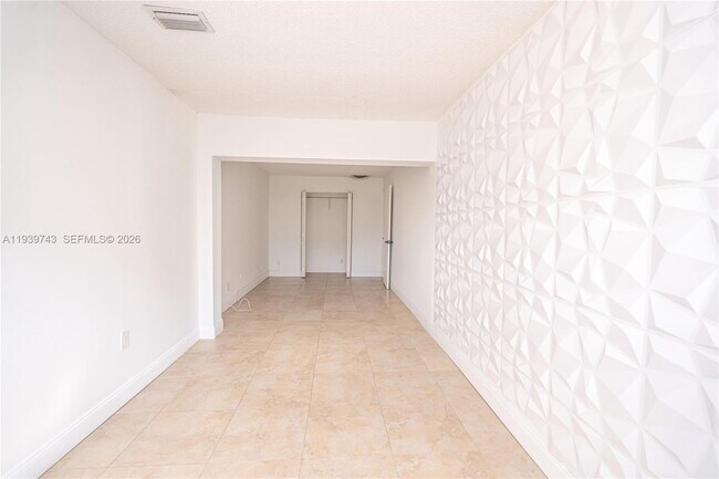 Building Photo - 3753 Estepona Ave